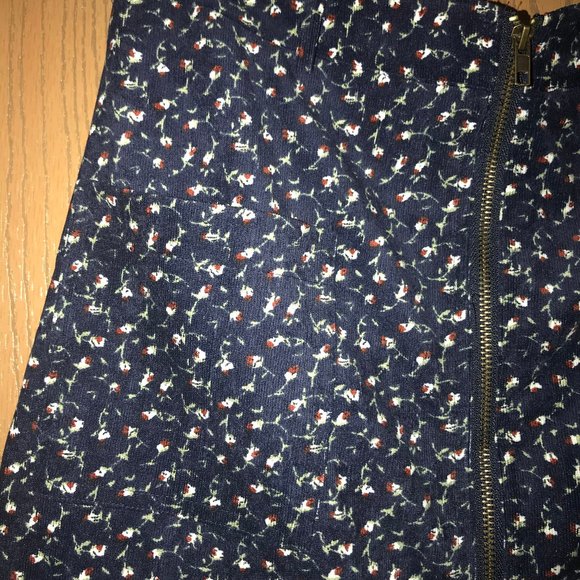 Francesca's Floral Skirt - Picture 2 of 6